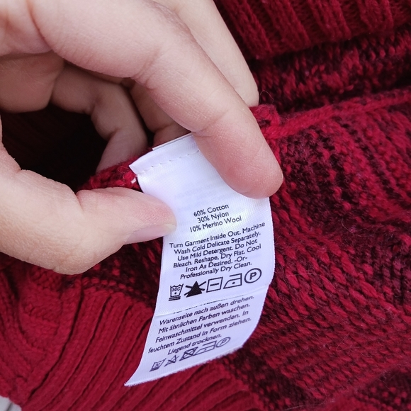 Womens Eddie Bauer Reindeer Fair Isle Cardigan Chunky Knit Sleeveless Sz M/L Red - Picture 3 of 5